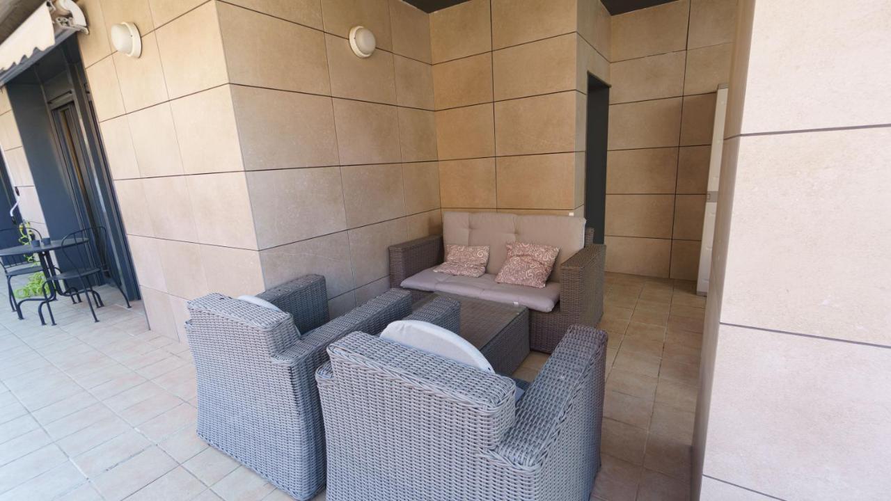 Rentalsevilla Coqueto Apartamento Con Terraza Privada Exterior foto